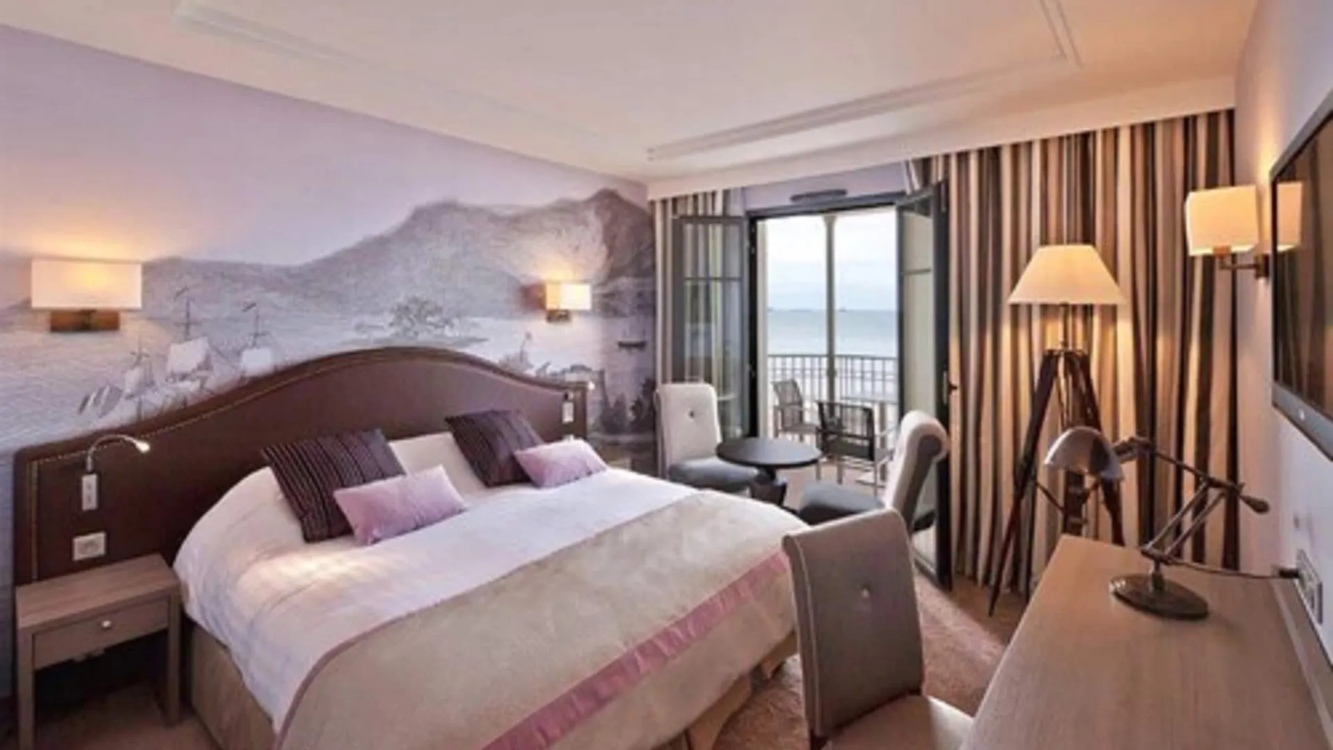 Hotel Le Nouveau Monde Saint-Malo 4*,  Frankrijk