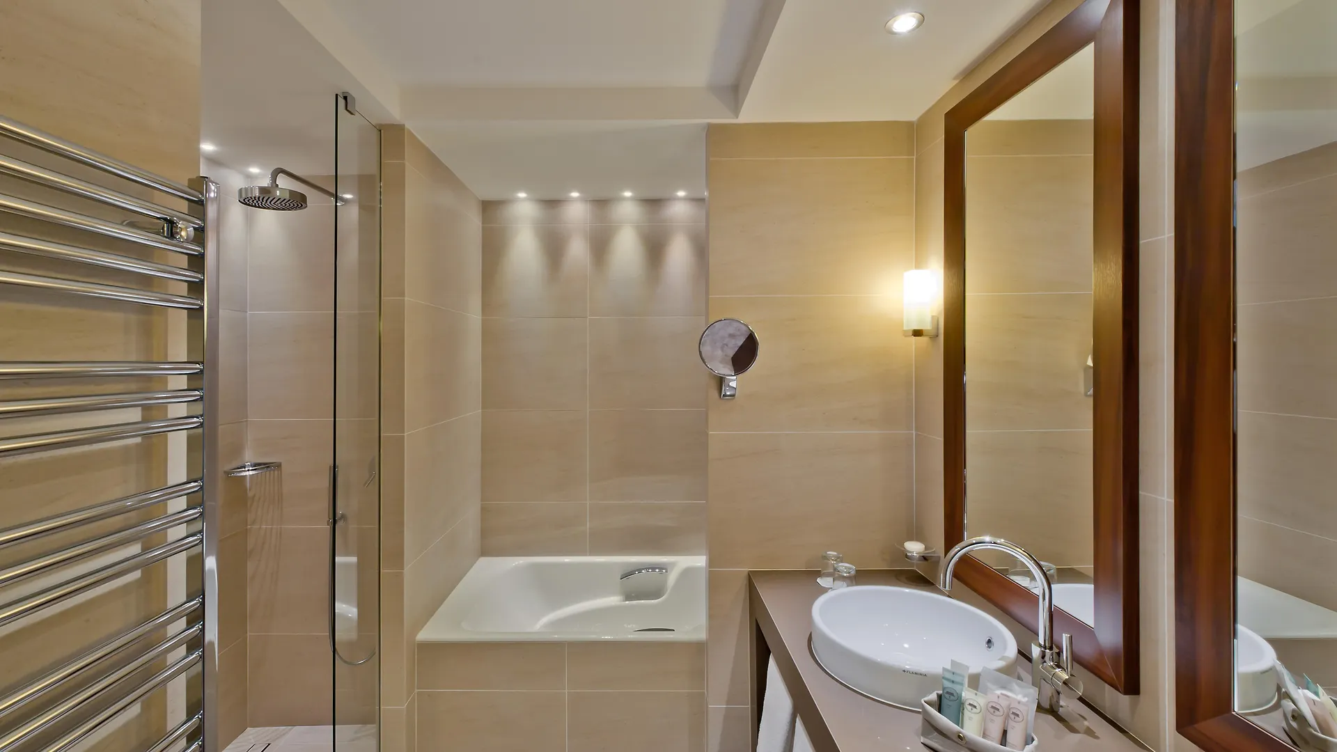 Hotel Le Nouveau Monde Saint-Malo 4*,
