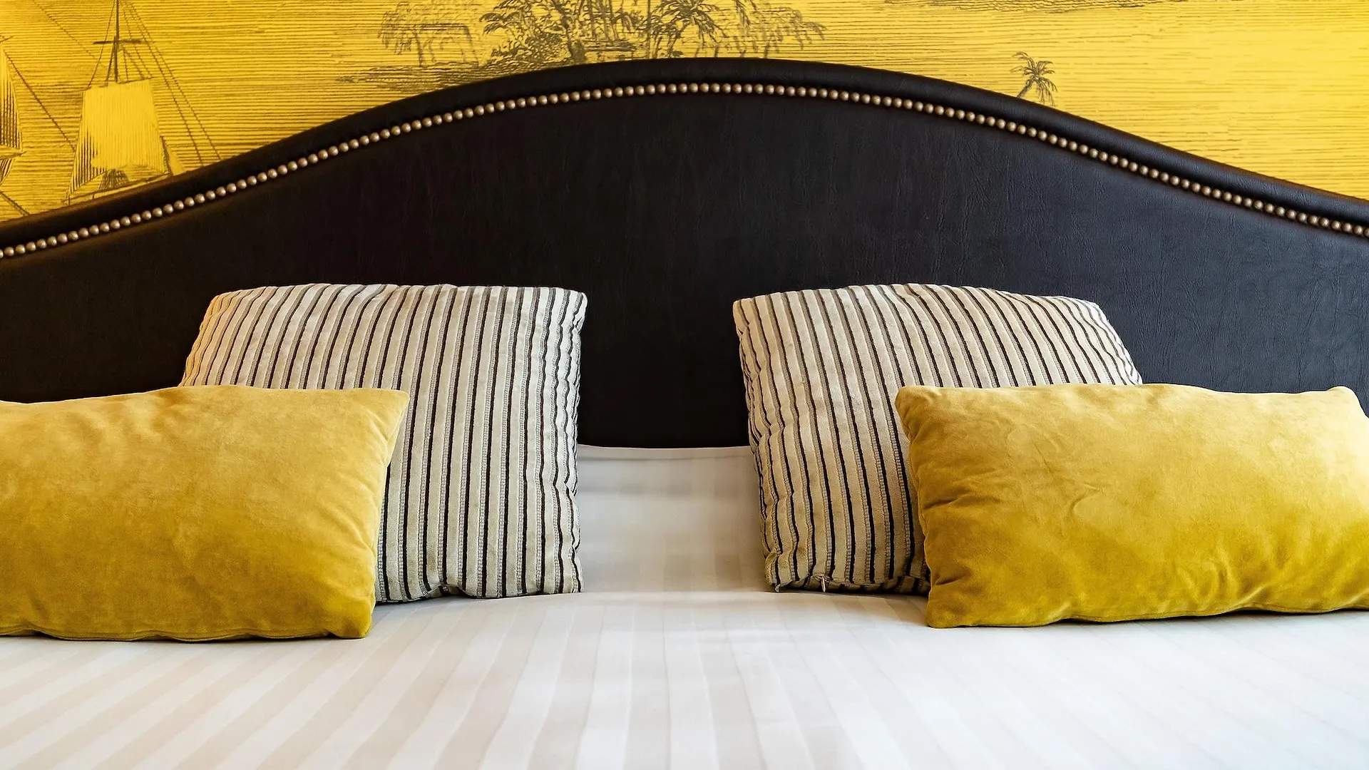 Hotel Le Nouveau Monde Saint-Malo 4*,