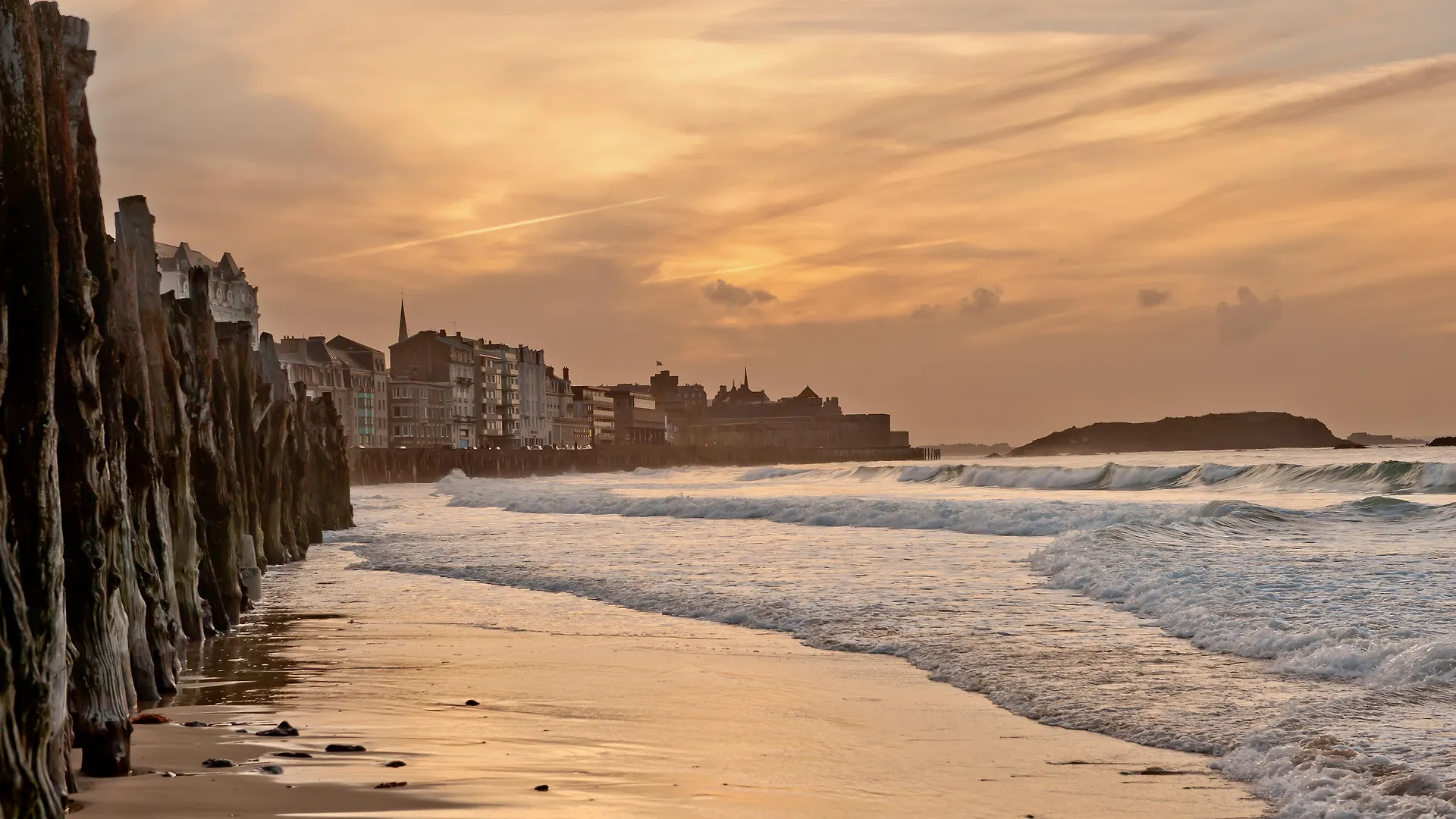 Hotel Le Nouveau Monde Saint-Malo 4*,